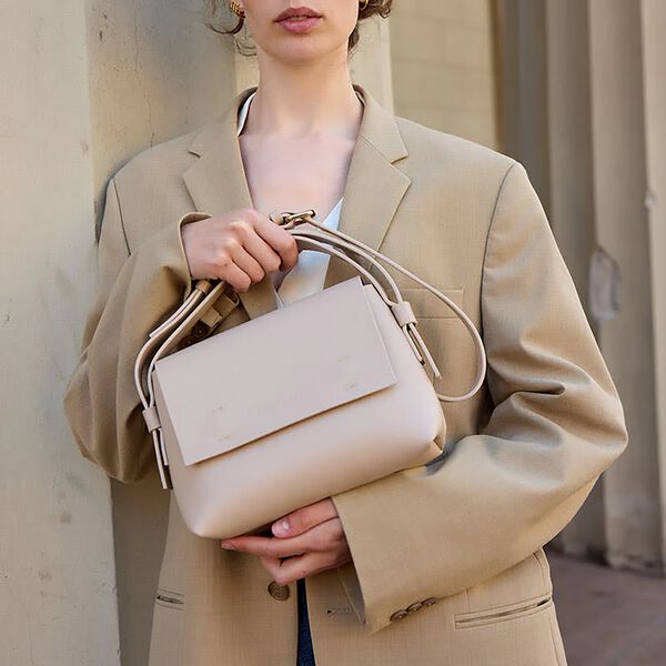 METRO&nbsp;Cross&nbsp;Body, sand, Bella Ballou