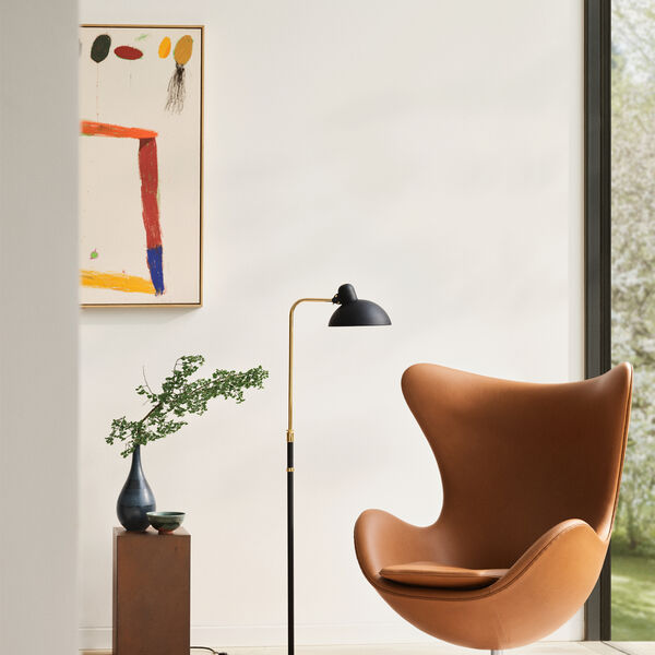 KAISER idell™ 6580-F Luxus gulvlampe, matt black/brass KAISER idell™ 6580-F Luxus gulvlampe, matt black/brass, Fritz Hansen