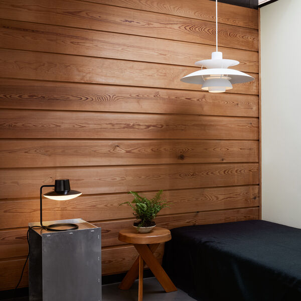 AJ Oxford bordlampe, metal black/opal, Louis Poulsen