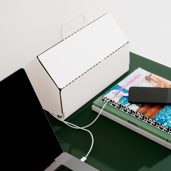 Cable House, pearl, Pedestal