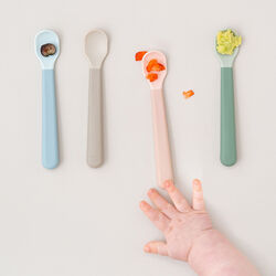 Foodie Easy-grip babyske 3-pak, powder Foodie Easy-grip babyske 3-pak, powder, Done by Deer