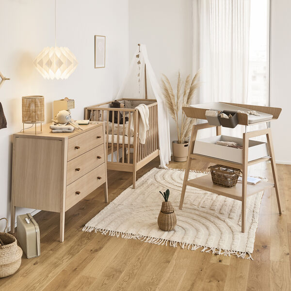 Leander Linea&trade; puslebord med skumhynde, oak, Leander