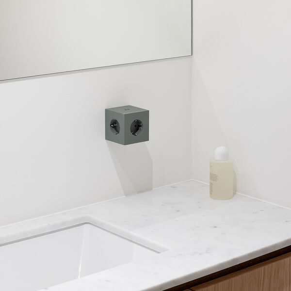 Square 2 USB-C (30W), oak green, Avolt