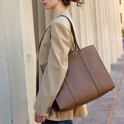 Galaxy Taske, light taupe, Bella Ballou