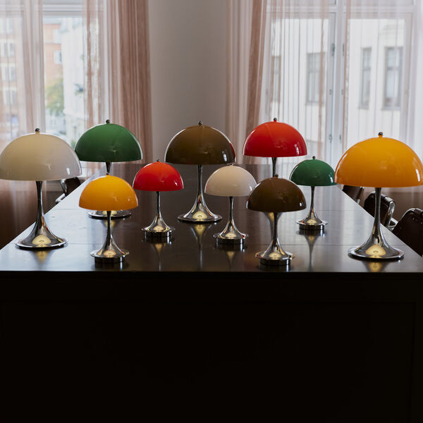 Panthella 250 Original Portable bordlampe, opal red, Louis Poulsen