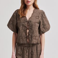 Avrille Blouse, canteen, Second Female
