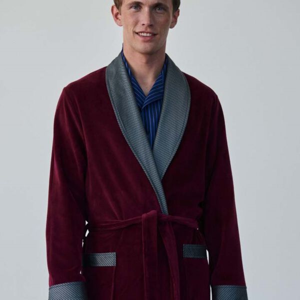 Davos Dressing gown, bordeaux with sliver collar, Ambassador 1867