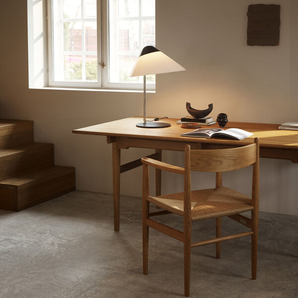 HJW02 Opala bordlampe midi, sort, Carl Hansen & S&oslash;n