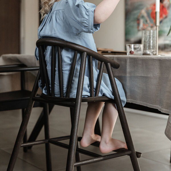 Saga højstol, røget eg, OAKLINGS