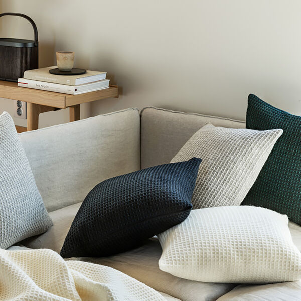 VEGA Cushion, natural, Røros Tweed