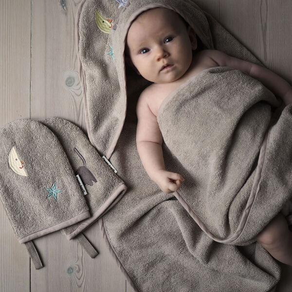 Petal babyh&aring;ndkl&aelig;de, moon cat, Dear April