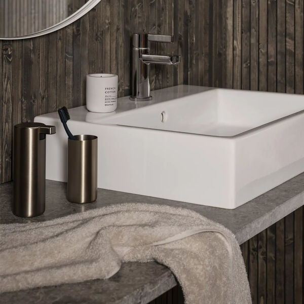 MODO Soap Dispenser, brass/metallic finish MODO Soap Dispenser, brass/metallic finish, Blomus