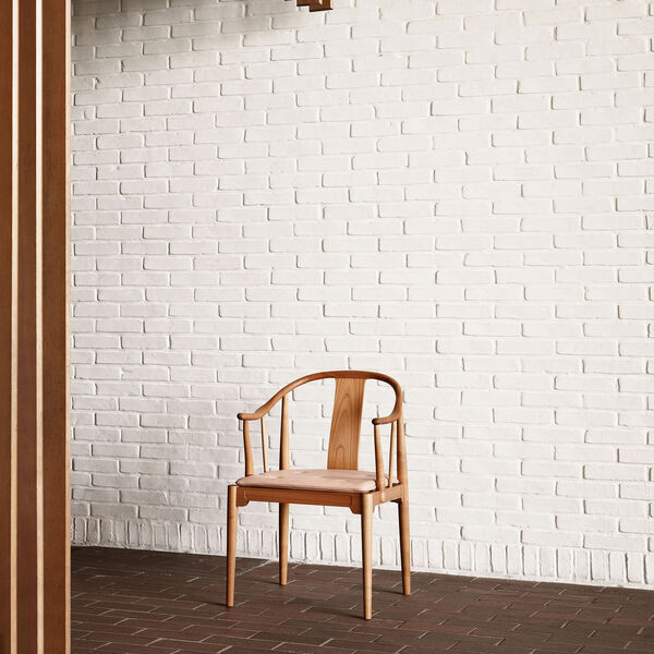 Kinastolen™ 80-års jubilæumsudgave, oiled cherry/natural, Fritz Hansen