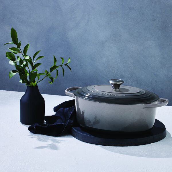 Signature st&oslash;bejern oval gryde &Oslash; 31 cm, flint, Le Creuset