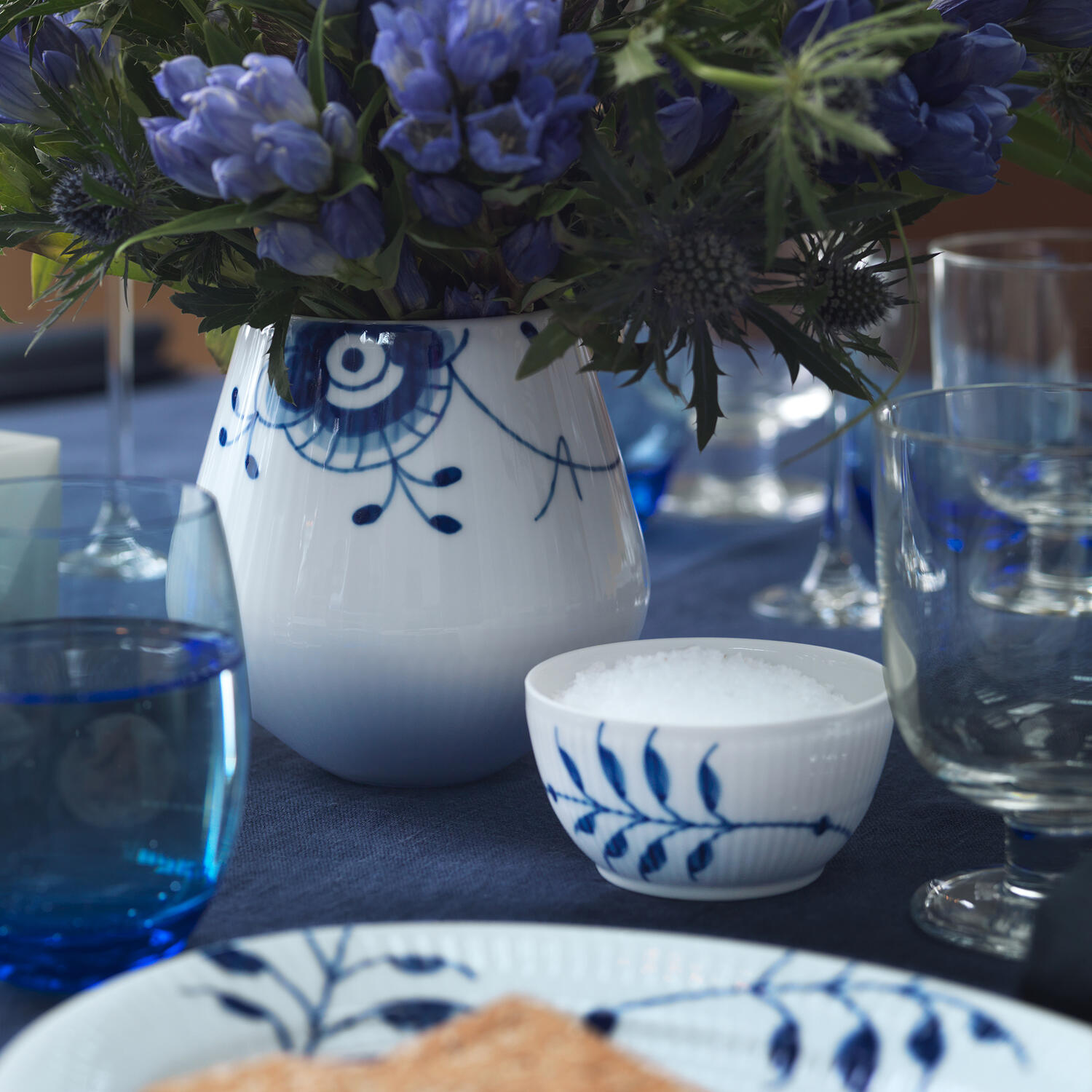 Snart Hollywood feminin Køb Blå Mega Riflet vase 12 cm | Royal Copenhagen