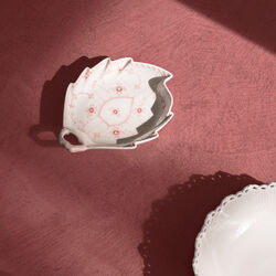 Koral Musselmalet Halvblonde fad bladformet 23 cm, Royal Copenhagen