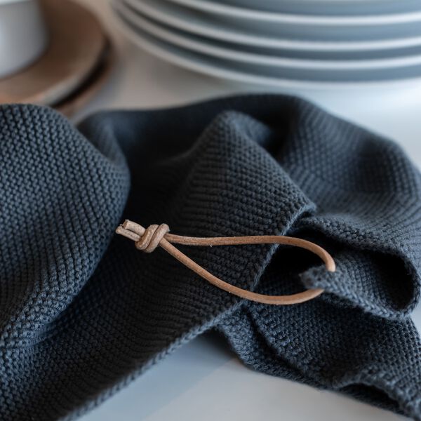 Strikket Håndklæde, dark grey, By LOHN