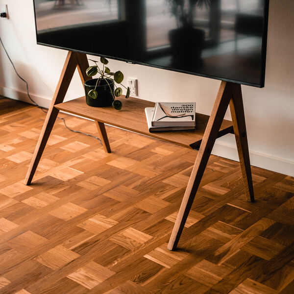 Kaya TV-stander, olieret eg/sort Kaya TV-stander, olieret eg/sort, KRISTIAN JUUL