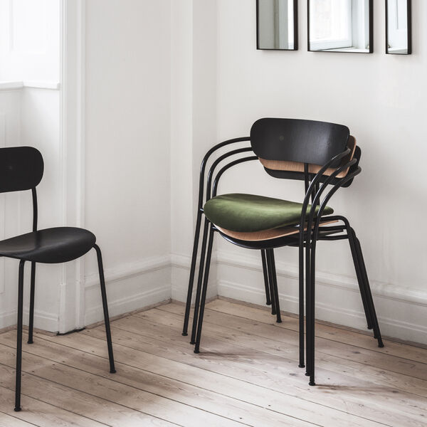 Pavilion AV1 stol, eg/sort, &Tradition