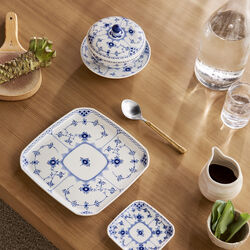 Musselmalet Halvblonde sk&aring;l med l&aring;g og underkop 30 cl, Royal Copenhagen