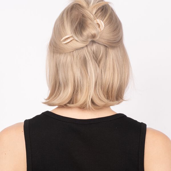 French Twist Pin, milk foam, SUI AVA