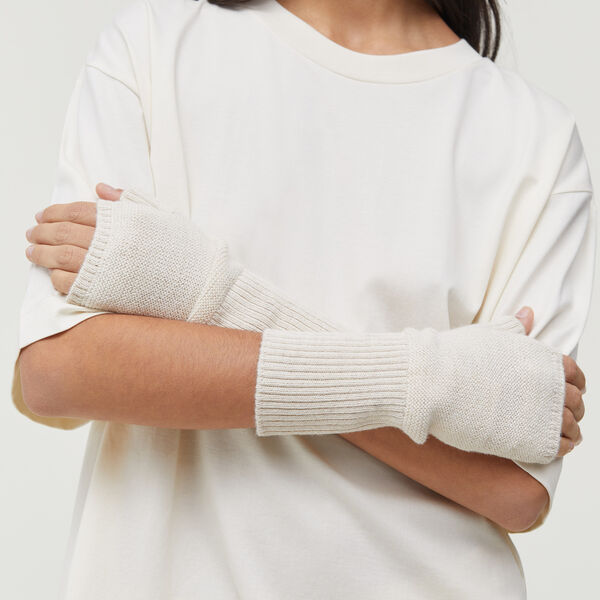 Carmencita, albicant Carmencita, albicant, Aiayu