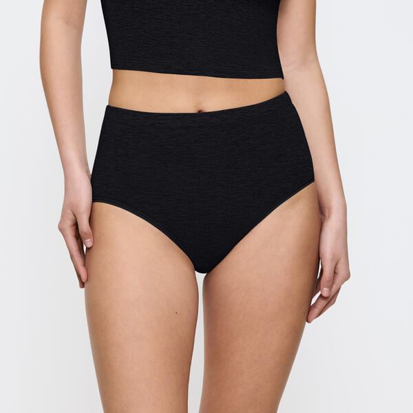 Beauty Layers Maxi Wool, black, Triumph