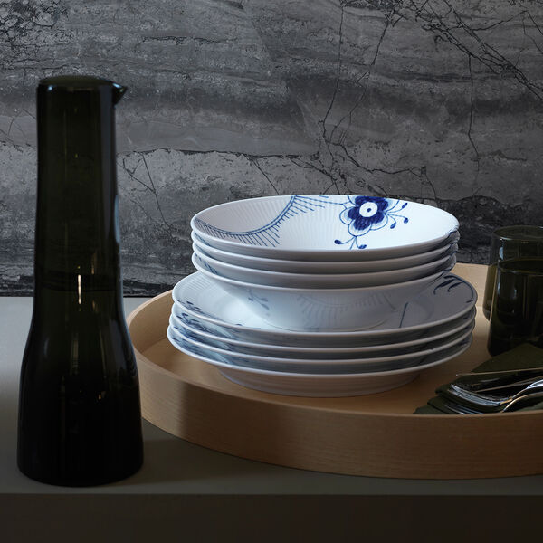 Blå Mega Riflet dyb tallerken Ø 24 cm Blå Mega Riflet dyb tallerken Ø 24 cm, Royal Copenhagen