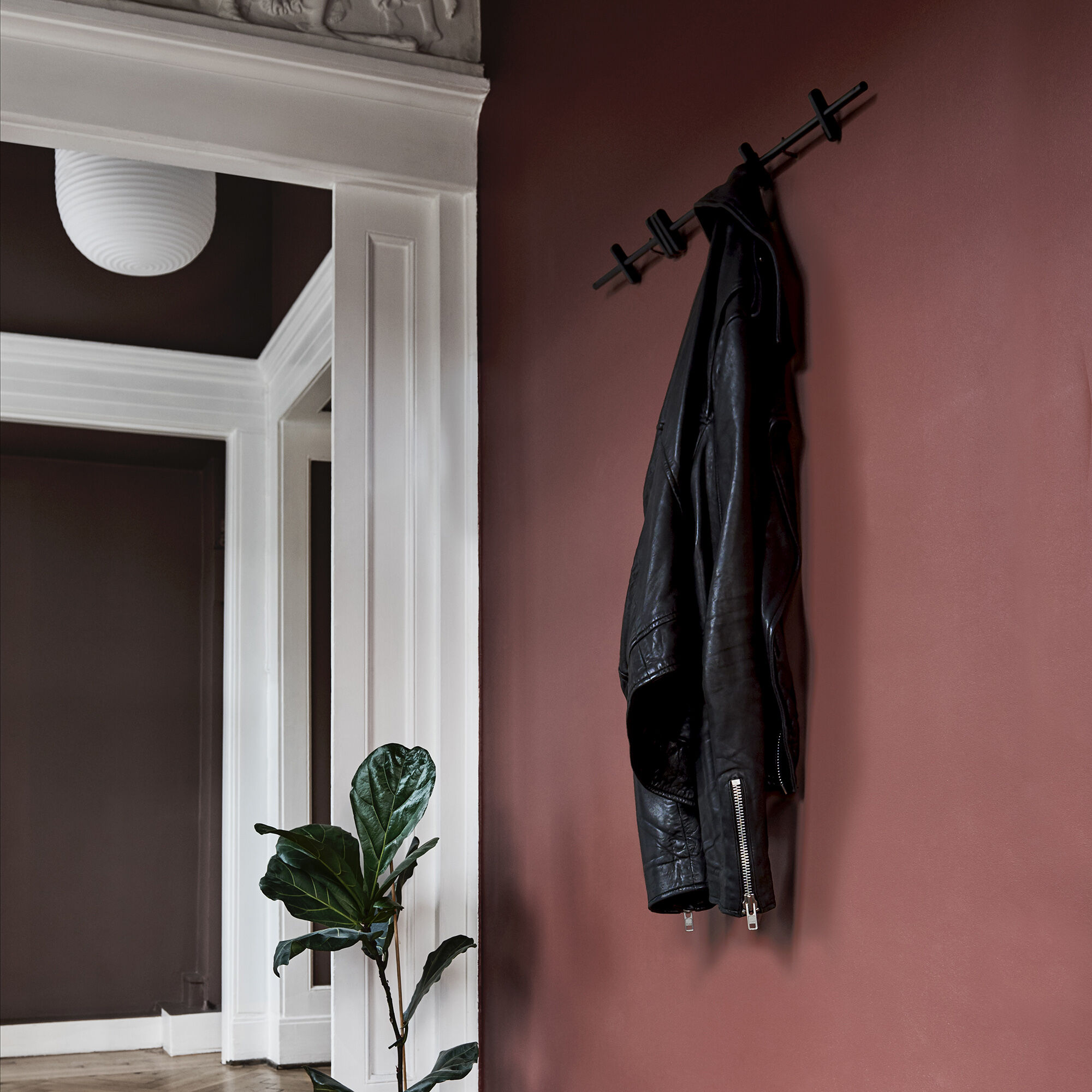 Køb Coat Rack, black | MOEBE