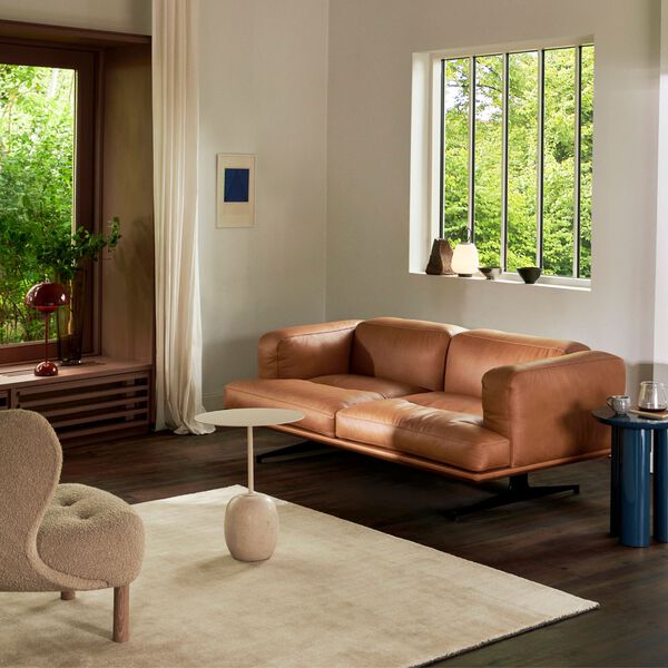 Inland AV22 2-pers. sofa, Noble Cognac, &Tradition
