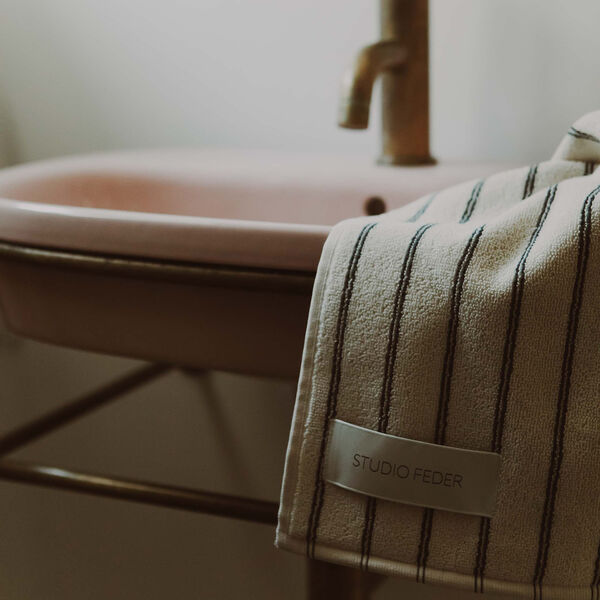 Una håndklæde, navy rain, Studio Feder