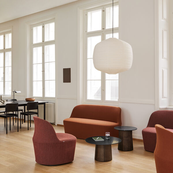 Niveau sofabord &Oslash; 61 cm, Black Marquina/oiled stained ash, Fredericia Furniture
