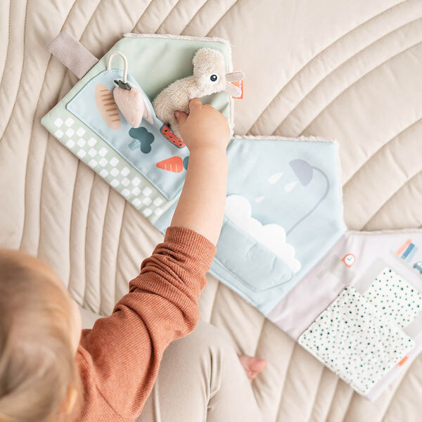 Lalee Lalees hus stofbog, sand, Done by Deer