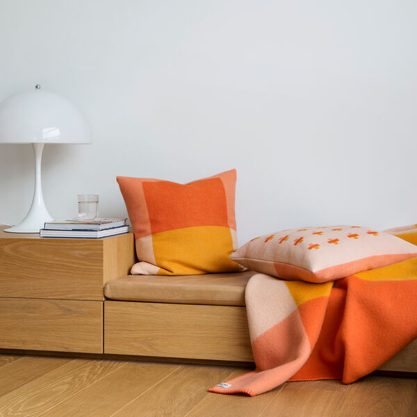 SYNDIN Throw, cloudberry SYNDIN Throw, cloudberry, Røros Tweed