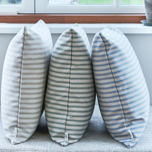 Outdoor Fine Stripe pude, beige, Compliments