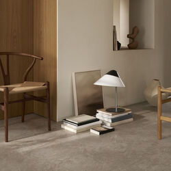 HJW02 Opala bordlampe midi, sort, Carl Hansen & Søn