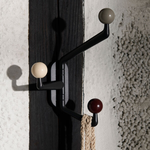 Capture SC75 3-armet knage, graphite/multi colour Capture SC75 3-armet knage, graphite/multi colour, &Tradition