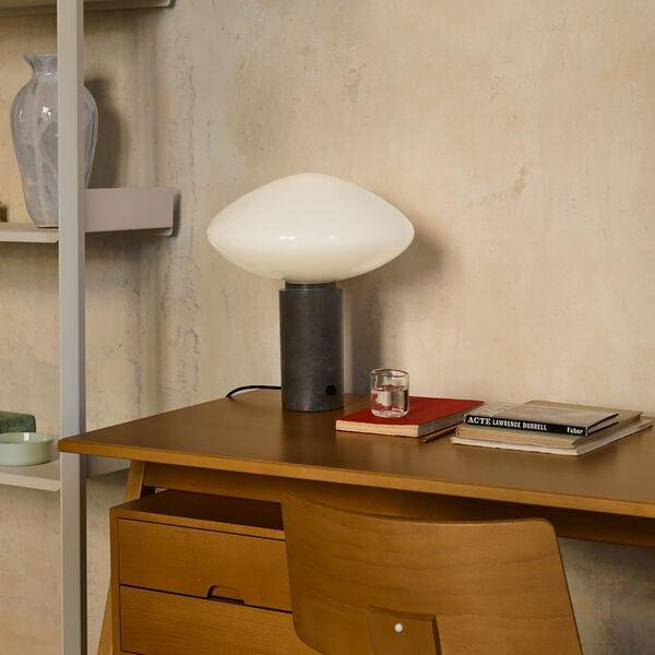 Mist AP17 Table Lamp, grigio caldo, &Tradition