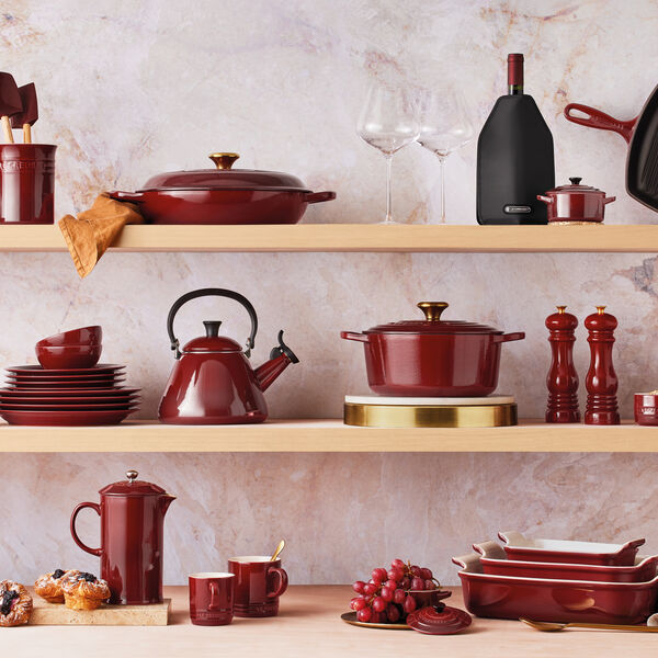 Signature stegepande med tr&aelig;h&aring;ndtag &Oslash; 28 cm, garnet, Le Creuset