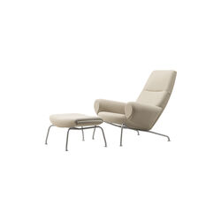 Wegner Queen Chair |  Warm Grey| L&aelig;nestol + Ottoman, Fredericia Furniture
