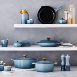 Signature st&oslash;bejern stegepande &Oslash; 23 cm, chambray, Le Creuset