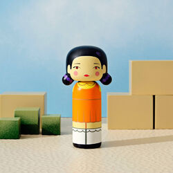 Kokeshi Young-hee, Lucie Kaas