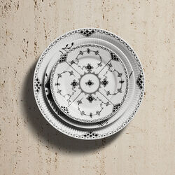 Sort Musselmalet Halvblonde tallerken Ø 19 cm, Royal Copenhagen