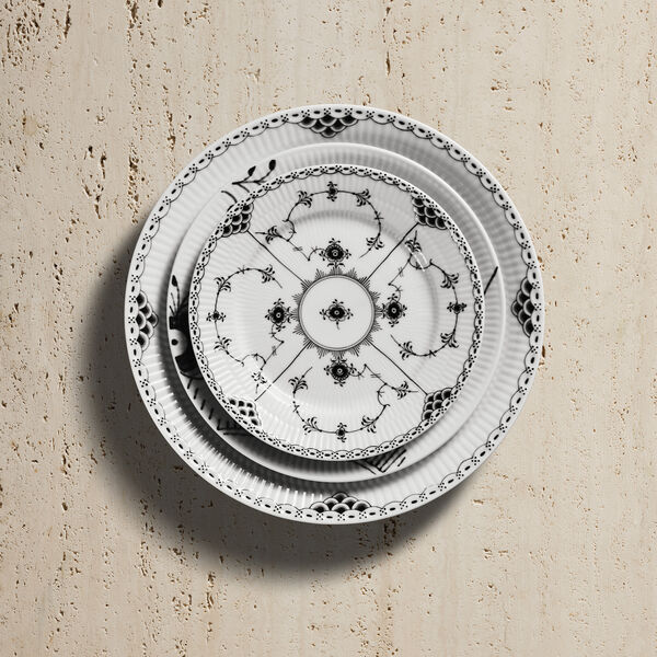 Sort Musselmalet Halvblonde tallerken Ø 19 cm, Royal Copenhagen