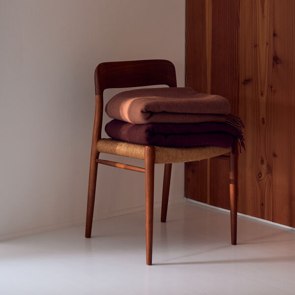 Season plaid, 03524 beetroot, Silkeborg Uldspinderi