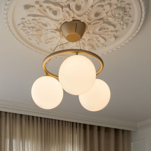 Miira 3 Circular Pendant, brass/opal Miira 3 Circular Pendant, brass/opal, Nuura