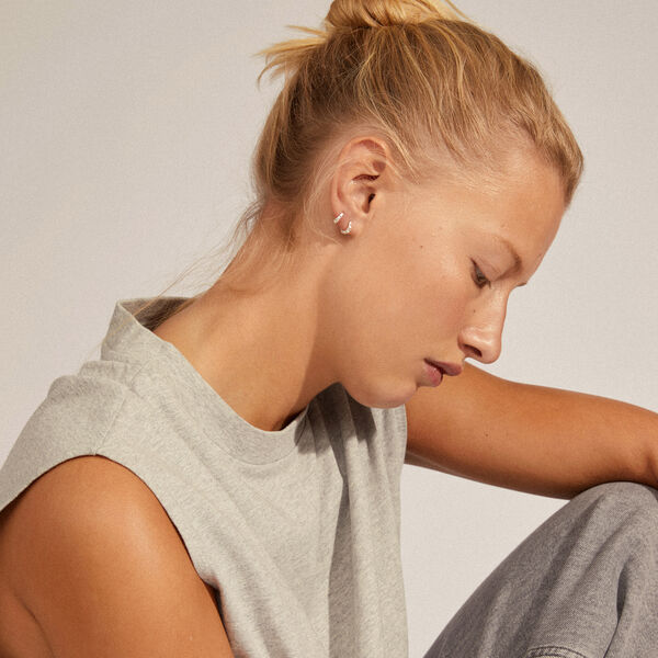 EDDY recycled små huggie hoop øreringe, sølvbelagt EDDY recycled små huggie hoop øreringe, sølvbelagt, Pilgrim