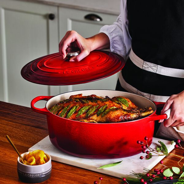 Signature st&oslash;bejern oval gryde &Oslash; 31 cm, cerise, Le Creuset