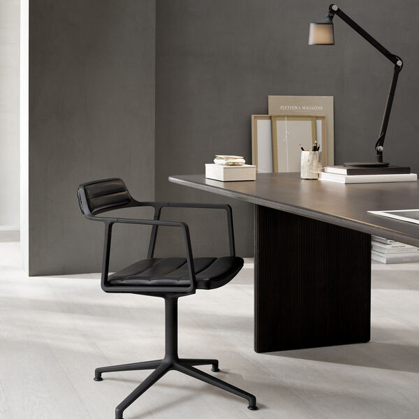 VIPP452 Swivel Chair with Gliders, black/black, Vipp