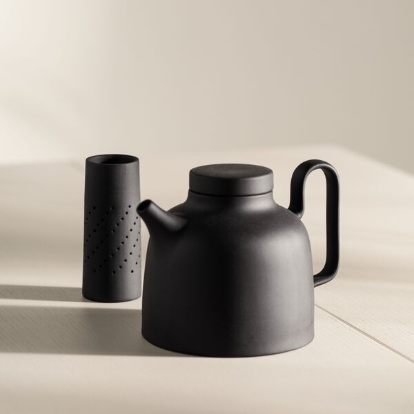 Sand Secrets Tea Pot, black clay Sand Secrets Tea Pot, black clay, Design House Stockholm